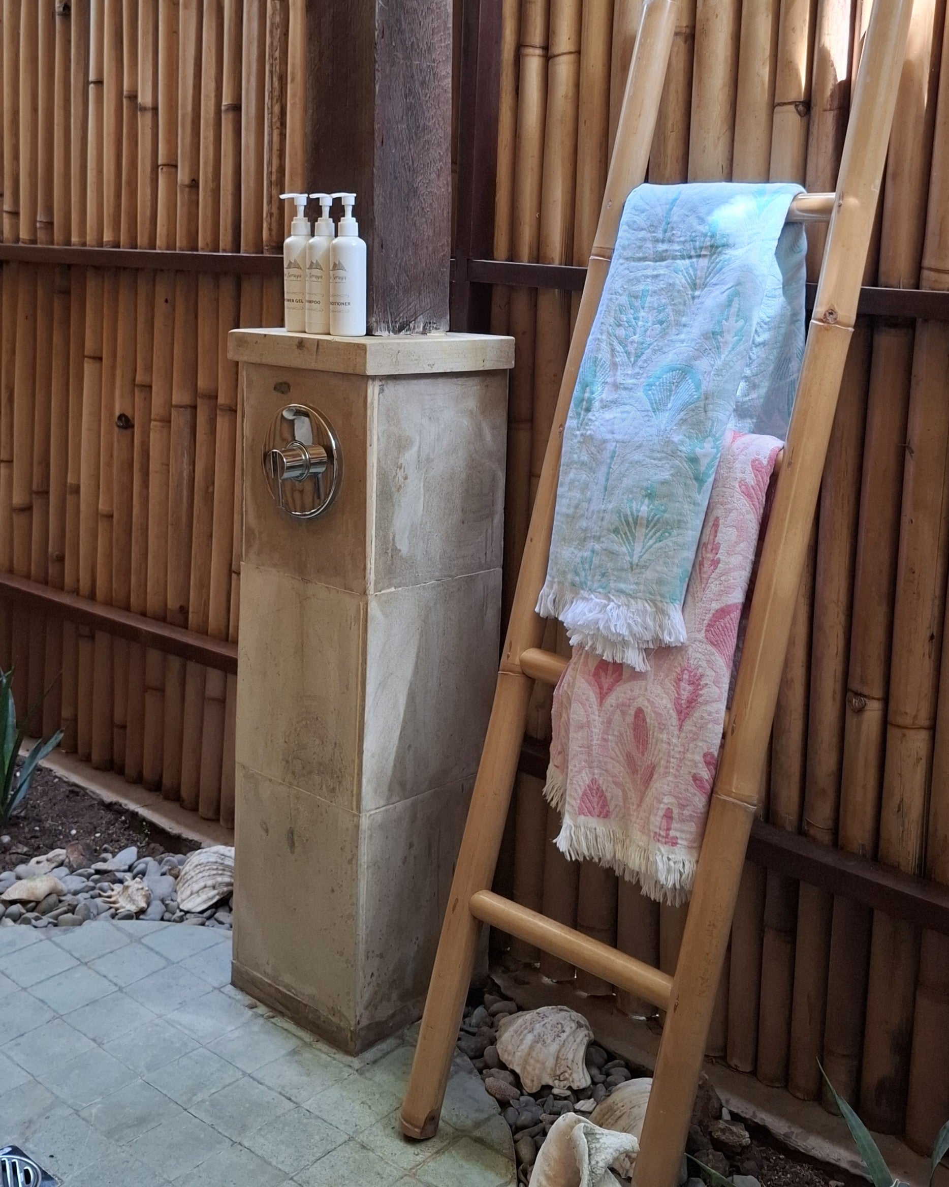 Palmette Towel